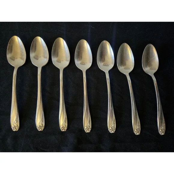 Vintage 1847 Rogers Bros IS Daffodil Set of 7 Teaspoons Flatware Silverware