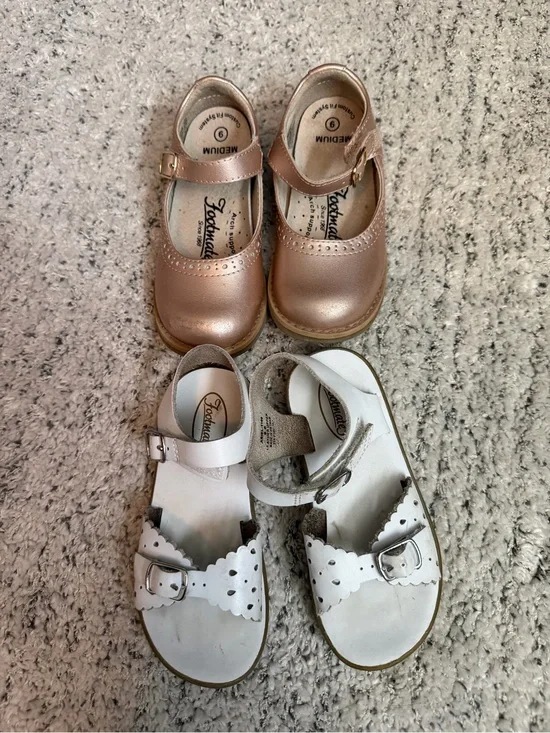 FootMates Rose Gold Mary Janes & White Scallop Buckle Sandals bundle lot size 9