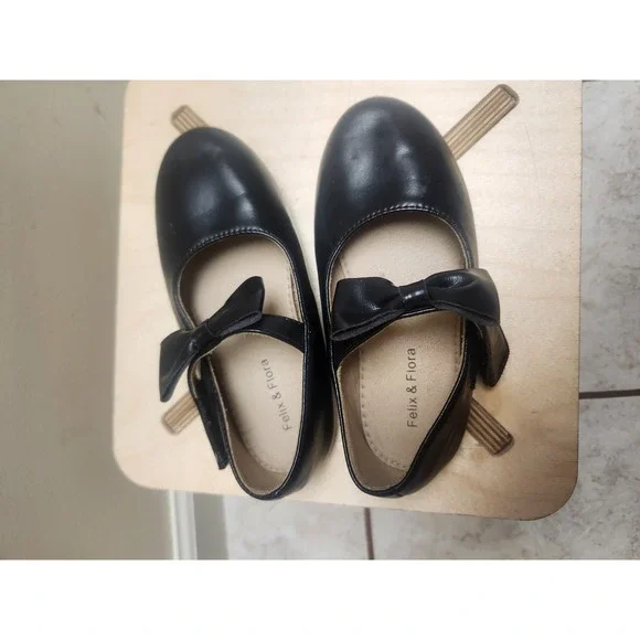 Felix & Flora Girls Black Mary Jane Bow Dress Shoes B810‎ Size 10 Toddler kid