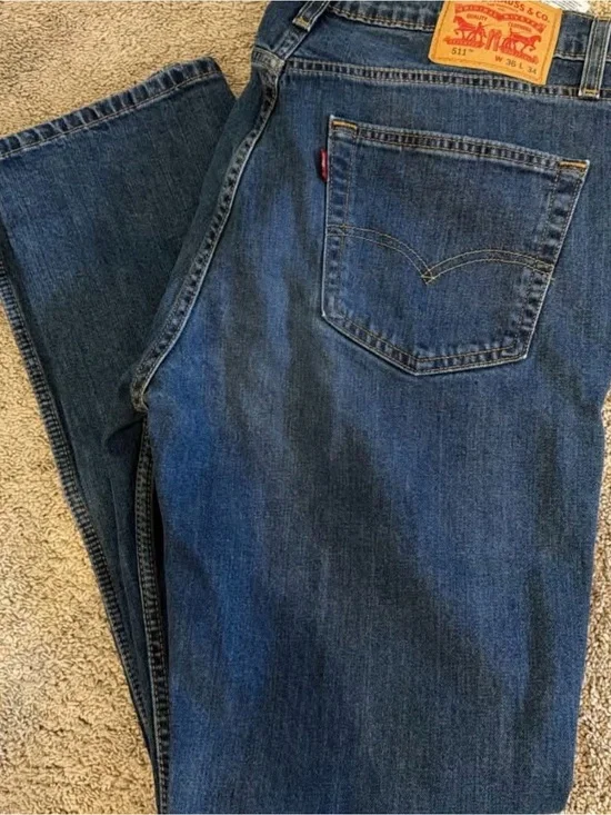 Levi's Men Jeans in Dark Blue Denim
