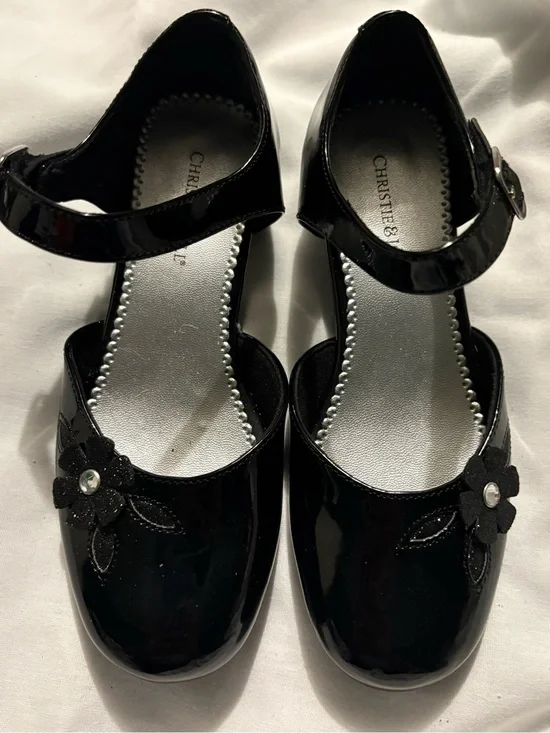 Girls' Black Patent Mary Jane Dress Shoes with Floral Accent