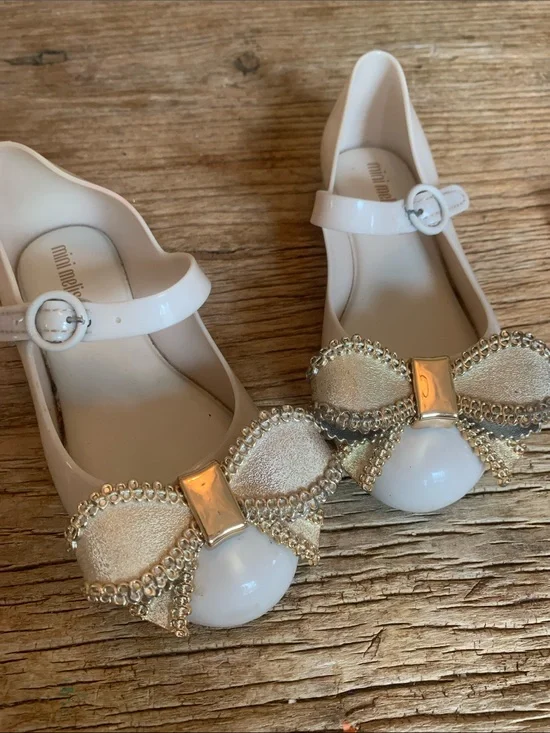 Girls Cream Jelly Mary Jane Shoes with Gold Bow Accent - Mini Melissa US 11