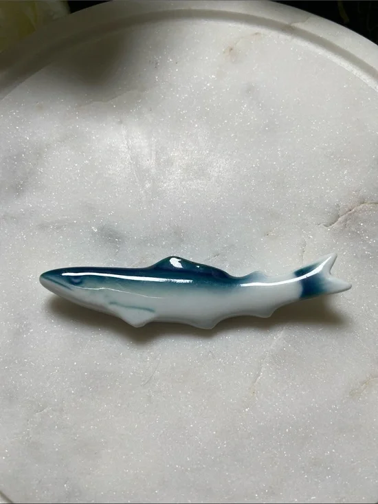 TEMPURA INAGIKU CHAPSTICK Stand Blue and White Shark Ceramic Stand Holder
