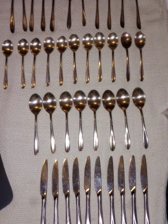 Holmes & Edwards Rhythmic Inlaid Deep Silver plate Flatware Set