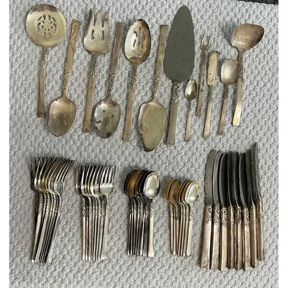 Oneida Nobility Wind Song Silver Plate Flatware Forks Spoons Knives 51 Pcs