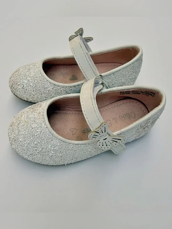 Olive & Edie Gabrielle Glitter Mary Jane Flats Girl’s Size 6 Ivory Dress Shoes