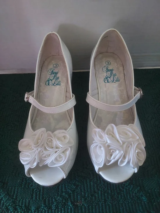 Girls White Floral Peep-Toe Mary Jane Dress Shoes