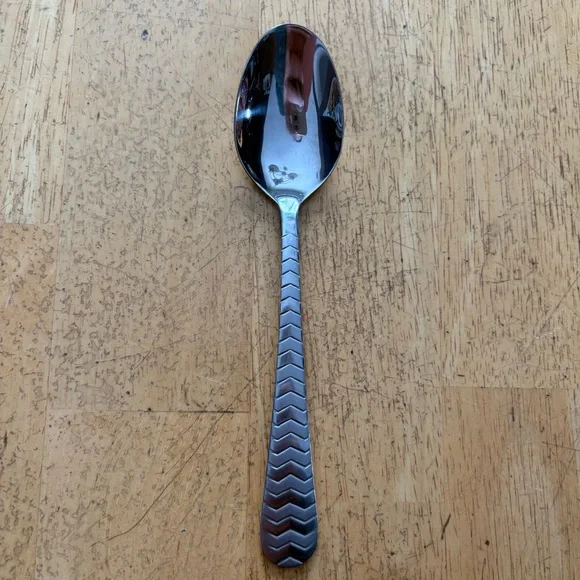 Cambridge Silver BERKSHIRE SAND Zig‎ Zag Stainless Steel Flatware Spoon 6.75”