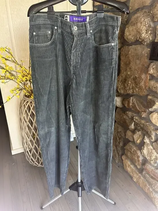 VTG 90s Levis SilverTab Baggy Jeans 33x34 Gray Corduroy Cords Skater Y2K USA