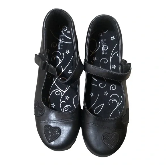 Beautiful Big Girl flat Black Size 4 in Excellent Used