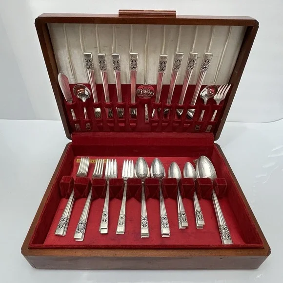 Oneida Coronation Community Silverplate 1936 Silverware Flatware 48 Piece & Case