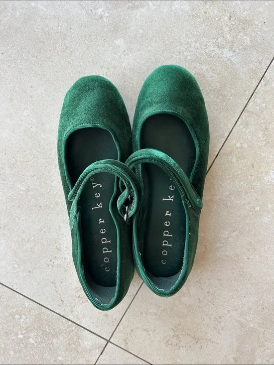 Girls Emerald Green Velvet Flats - Copper Key