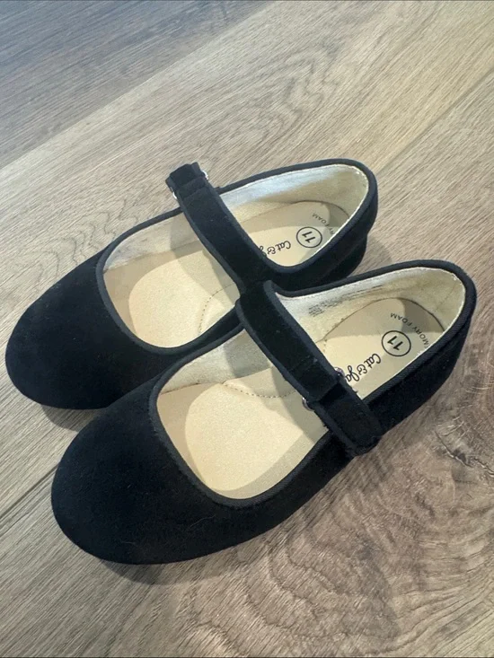 Cat & Jack Black Mary Jane Dress Shoes with Strap