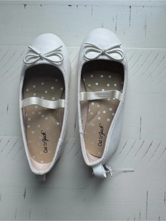 Cat & Jack White Girls' Bow Ballet Flats