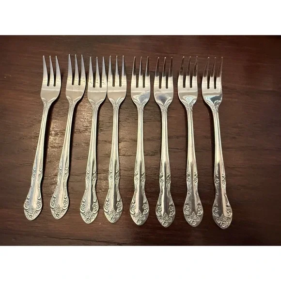 UTICA Saranac Stainelss Retro Korea Set of 8 Cocktail Seafood Forks Glossy 5.75