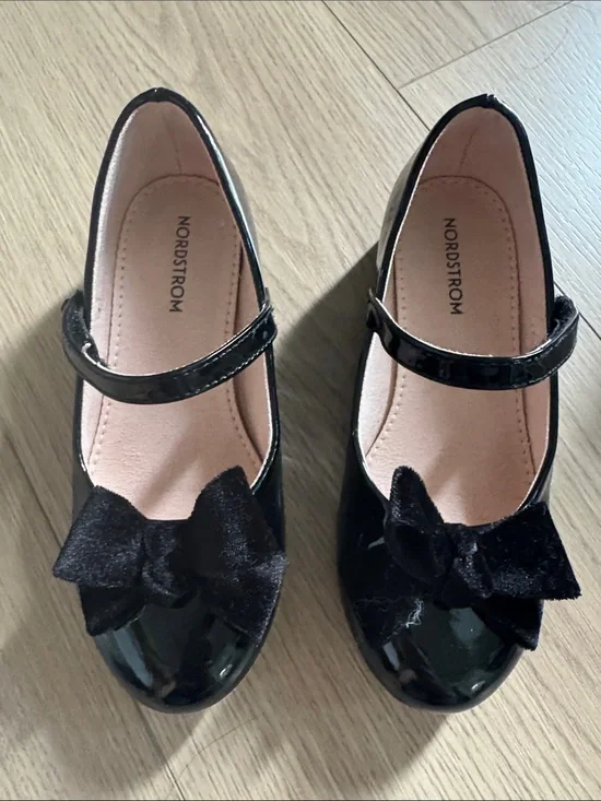 Nordstrom Girls Black Patent Mary Jane with Velvet Bow