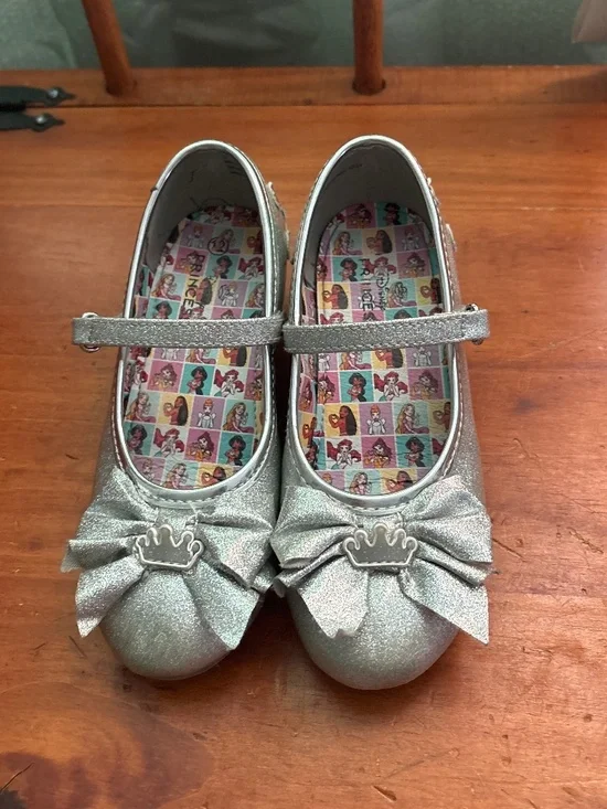 Girls princess shoes