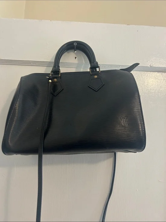Authentic Louis Vuitton Epi Speedy 25 ❤️