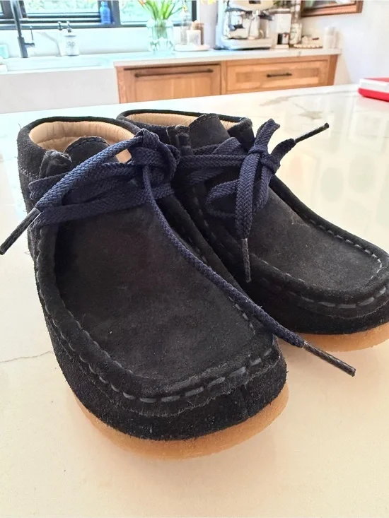 Kids Clark Wallabee Navy Suede Moccasin Ankle Boots