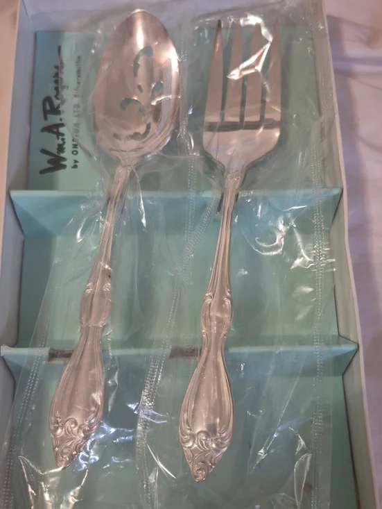WM A Rogers Silver-Plated Serving Spoon and Fork Set - NIP Old South II