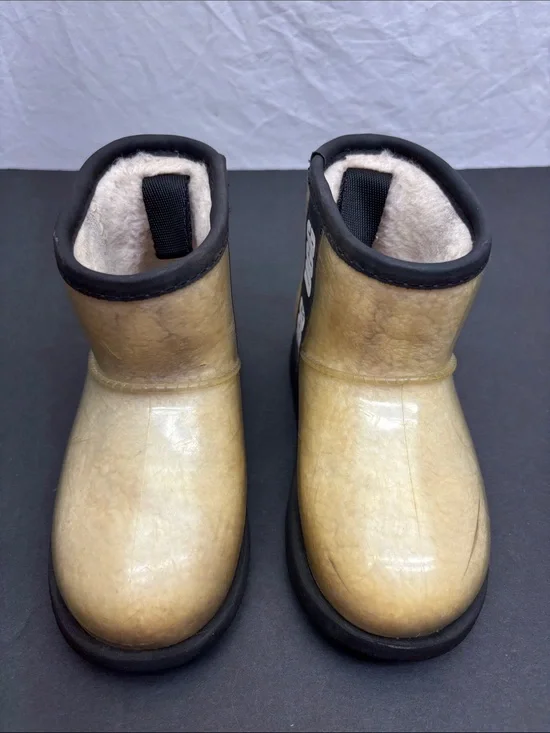 UGG Toddler Cream Waterproof Winter Boots with Black Trim, SZ 11, box 51