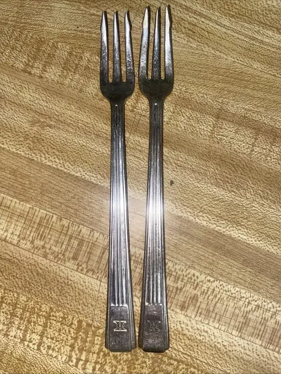 Set Of 2 Hilton Hotel International Silver Cocktail Seafood Forks Silverplate
