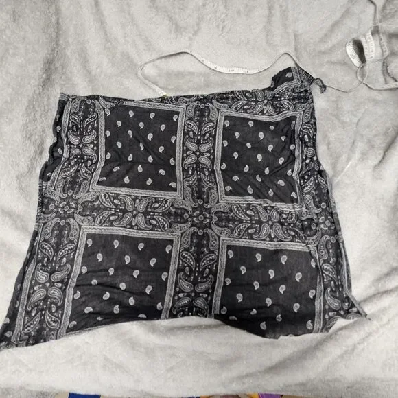 Vtg BANDANA HANKY PAISLEY GRAY Small Headscarf WESTERN COWBOY HIPPIE BIKER Silky