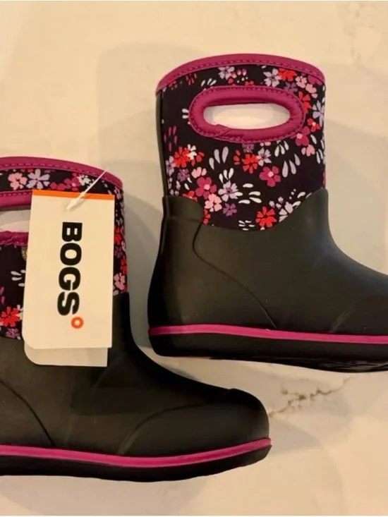 Bogs Baby Classic Impressionist Floral Winter Boots NWT Kids Size 9