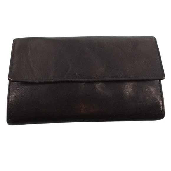 Classic Black Leather Bifold Wallet |‎ Snap Closure | Card Slots