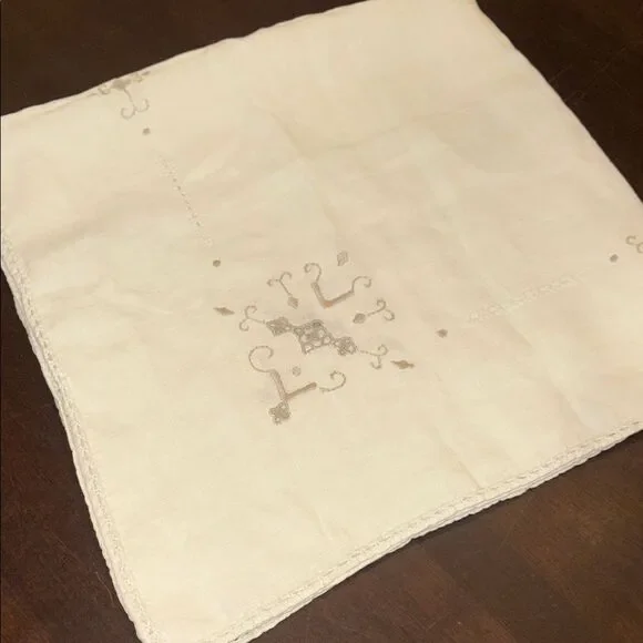 Vintage  Cream Embroidered Tablecloth 33x31.5”