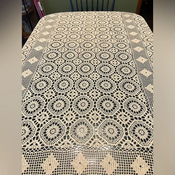 Vintage Hand Crocheted Tablecloth Off White 68