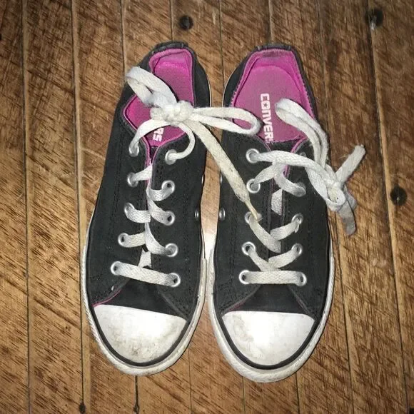 Converse black low top Chucks kids 1 shoes