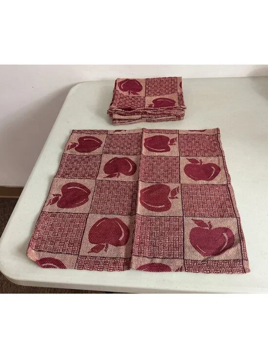Vintage Red Apple Table Napkins Lot of 4