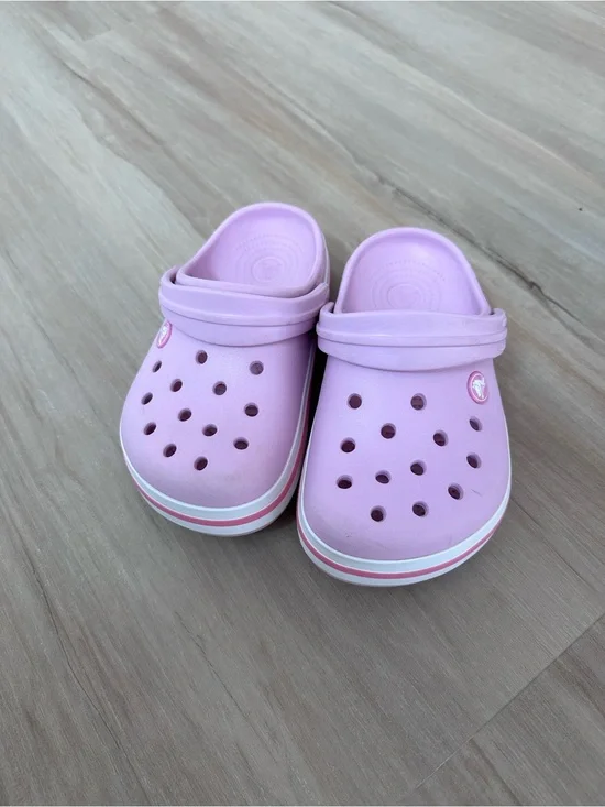 CROCS Kids Slip-On Clogs in Light Pink size J1