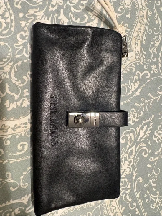 Steve Madden Black Leather Zip-Around Wristlet Clutch
