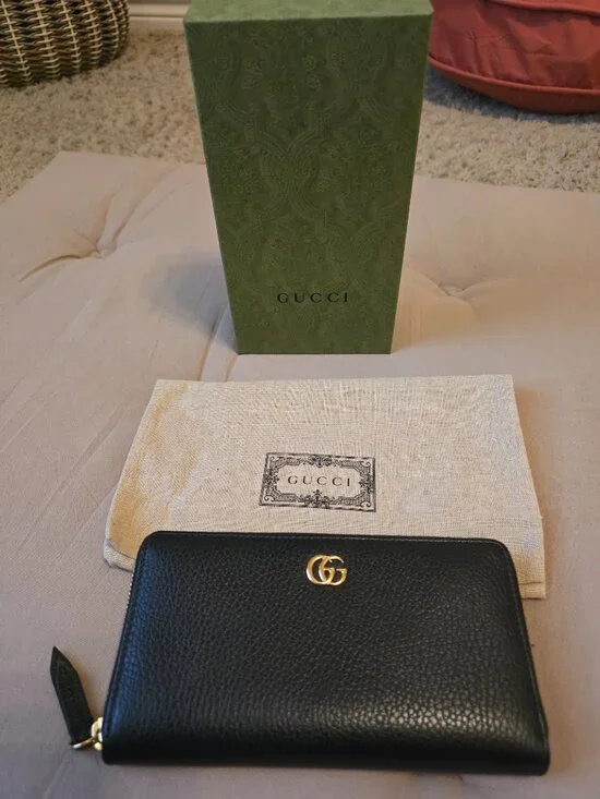 Gucci GG Marmont Zip Around wallet