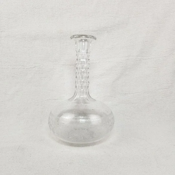 Vintage Etched Clear Glass Decanter Faceted Neck Starburst Base 8 Inch