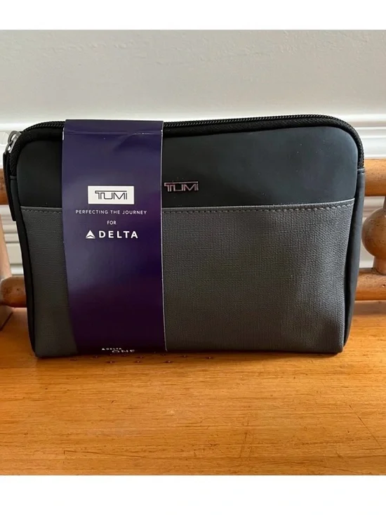 Tumi Delta International First Class Travel Toiletry Pouch