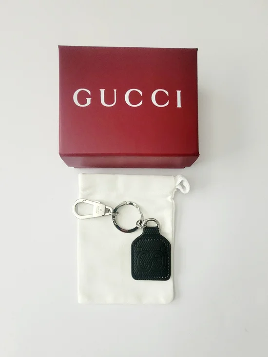 🇮🇹Gucci Black Leather🖤 Tag Keyring with Silver-Tone Hardware✨️