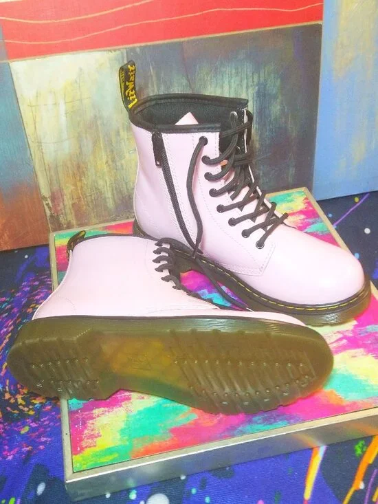 GIRL'S (BIG KID) DR. MARTENS BOOTS PATENT LEATHER DOC MARTINS 8-EYE COMBAT BOOTS