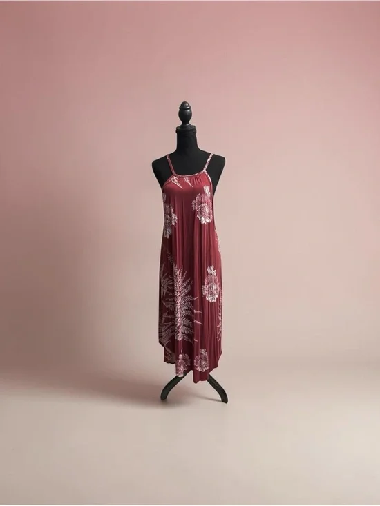 Kahulale’a Palapalai and Lehua Dress in Mauve