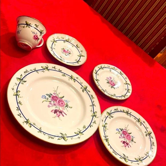 Rare Vintage 1992 Royal Worcester Dinnerware 5 piece set  Sheridan