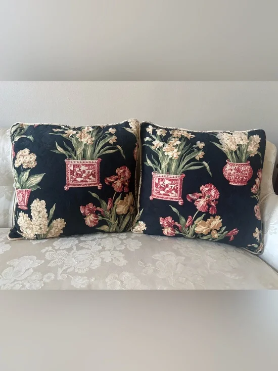 Vtg 2 Chinoiserie Floral Accent Pillows Set Platinum Collection USA Made 15”x16”