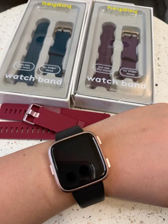 Fit bit versa watch rose gold