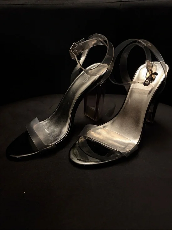 ONLY WORN ONCE!!!- Mi Black Patent Block Heel Sandals with Clear Straps