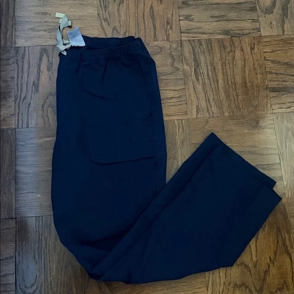 Figs navy scrub  Pants size: XL