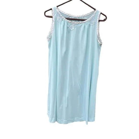 Vintage Gossard Artemis size Small 100% nylon tricot nightgown