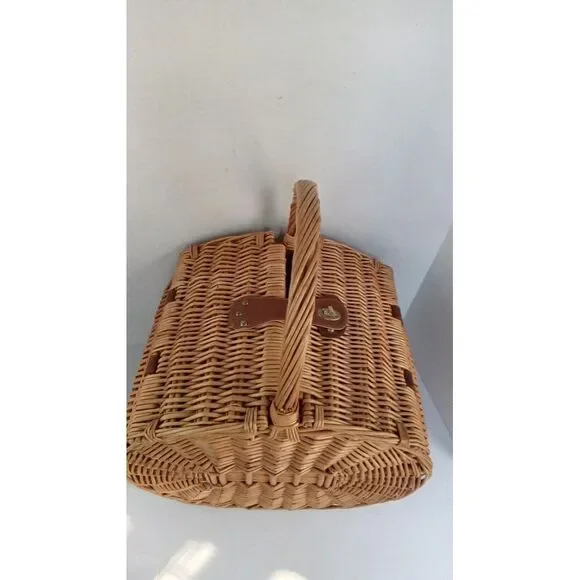 Vintage Style Wicker Picnic Basket Set with Wine Holders and Leather‎ Straps