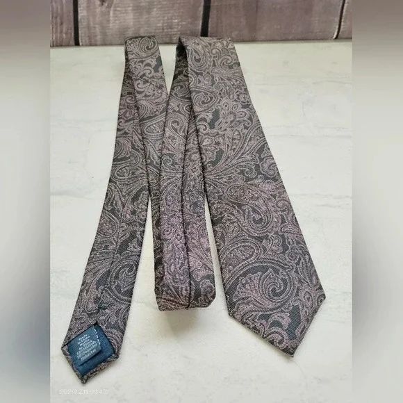 Ryan Seacrest Distinction Silk blend Skinny Necktie Tie Gray Paisley Luxury B
