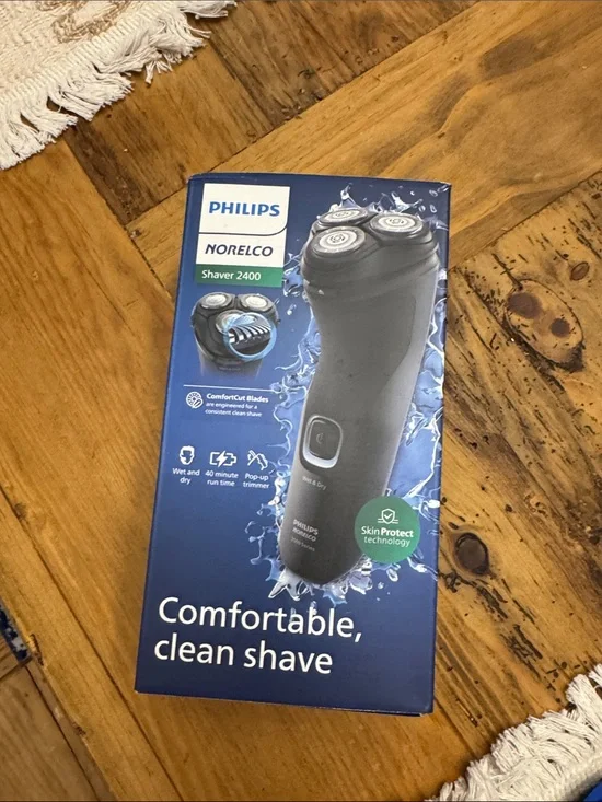 Philips Norelco Shaver 2400 in Black and Blue Packaging